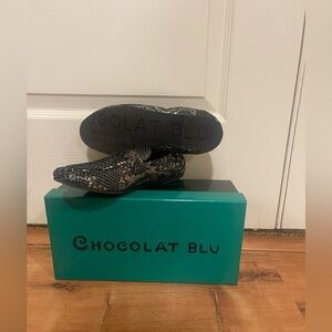 Chocolate Blu Embossed snake black and gold flats​​​​​​​
